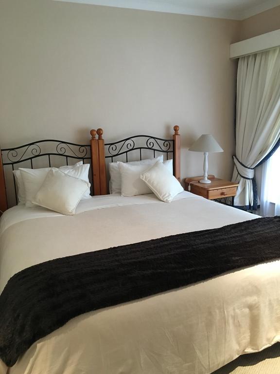 Four Pines Lodge Hermanus Exteriör bild